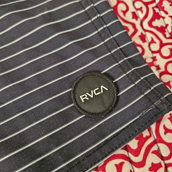 RVCA Curren Caples 18" Boardshorts Size 34 Men's Swim Trunks Black with White - Picture 5 of 10